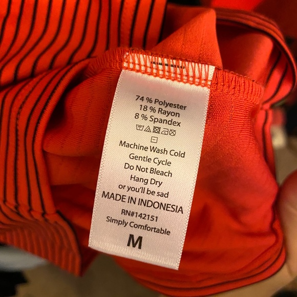 NWT LuLaRoe Cassie skirt, red w/black stripes, M - Picture 5 of 8